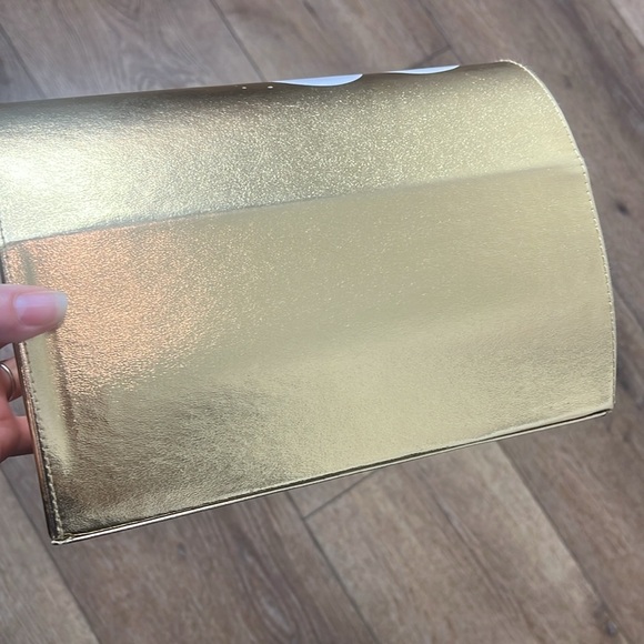 Daisy Marc Jacobs Gold Hard Shell Cosmetic Case - Picture 4 of 8